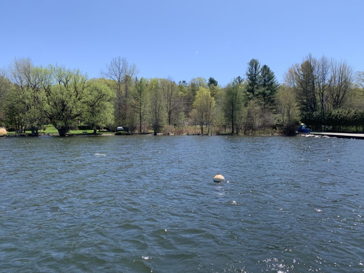 Installer une bouée d’amarrage ou de mouillage sur le lac Massawippi