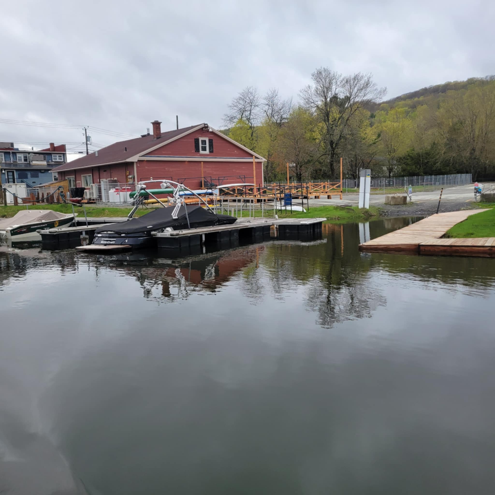 La descente à bateau de North Hatley toujours ouverte et gratuite.
