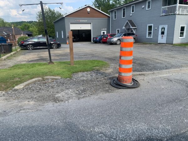 Nettoyage de la rue Capelton à North Hatley suite aux débordement des ponceaux