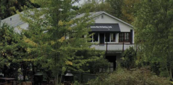 Toujours en attente d’autorisation pour installer notre auvent à North Hatley