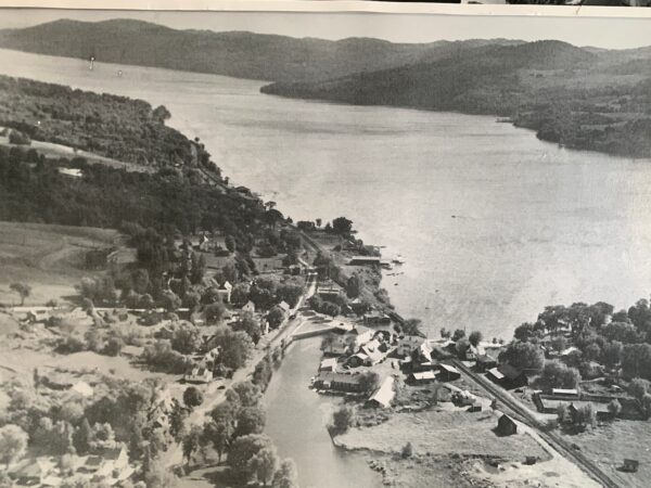 Photos aériennes du village de North Hatley dans les années 1950