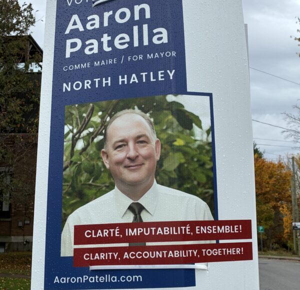 De belles affiches électorales à North Hatley